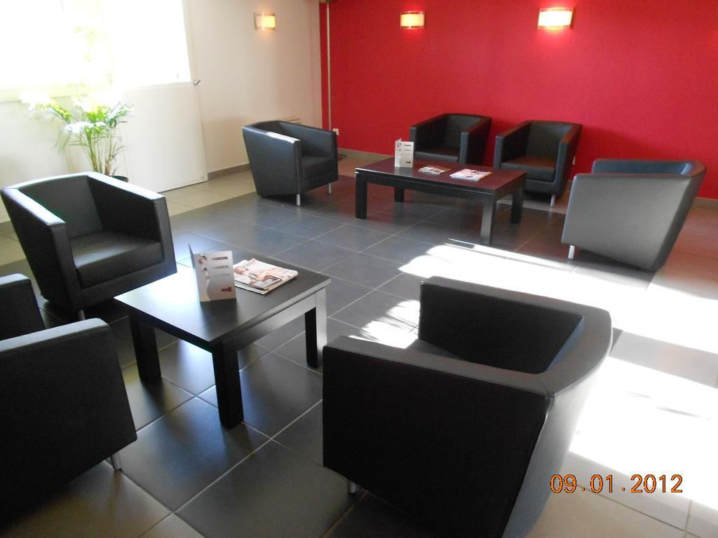 Kyriad Grenoble Sud - Seyssinet Exterior foto